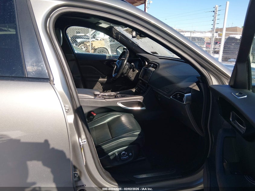 2018 Jaguar F-Pace 30T R-Sport