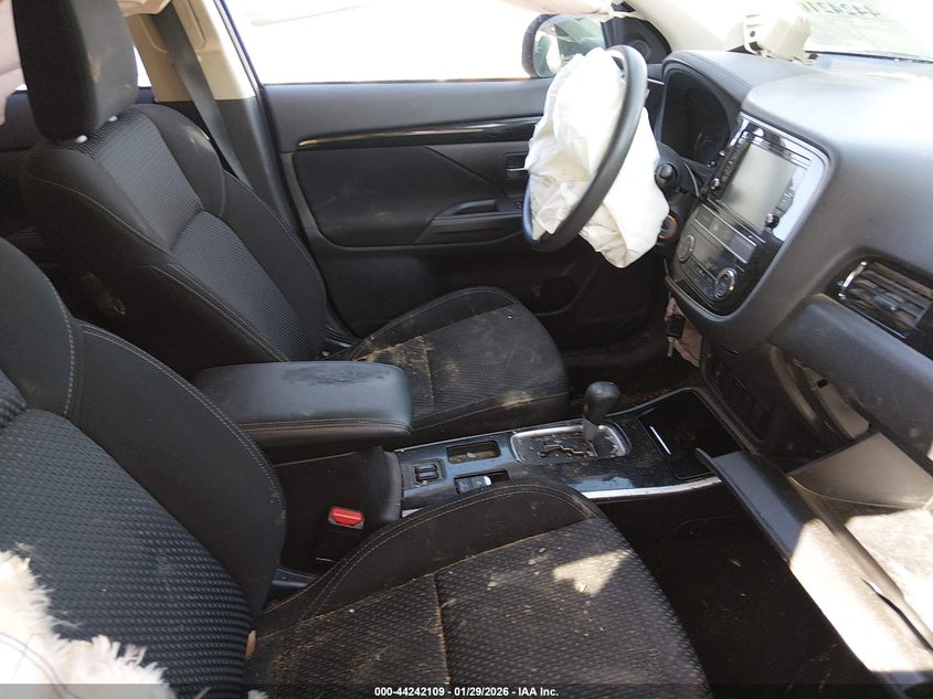 2019 Mitsubishi Outlander Es