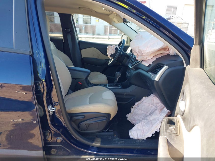 2016 Jeep Cherokee Sport