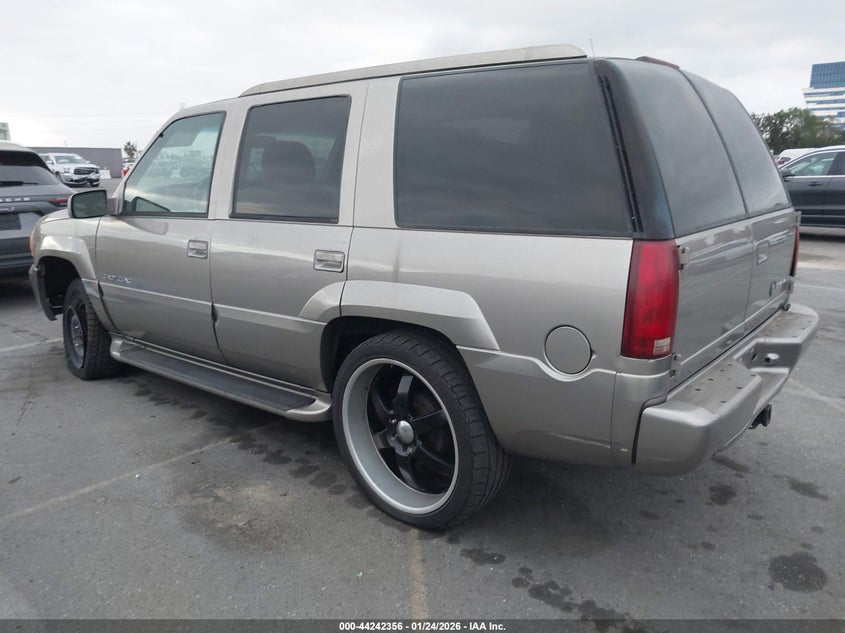 2000 Cadillac Escalade Standard