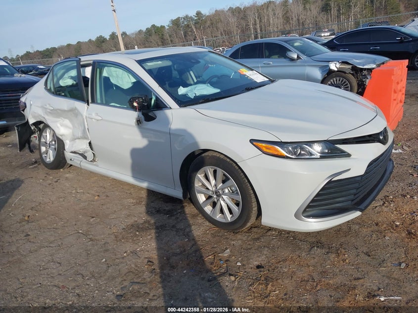 2024 Toyota Camry Le