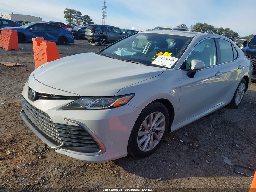 2024 Toyota Camry Le