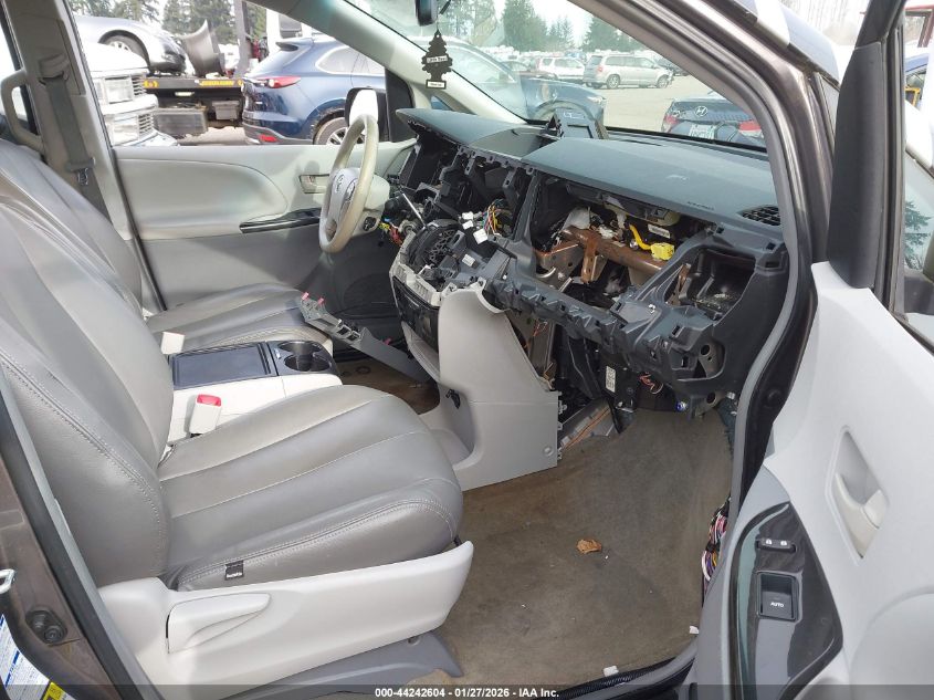 2014 Toyota Sienna Le 7 Passenger