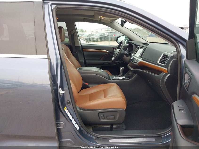 2019 Toyota Highlander Limited Platinum