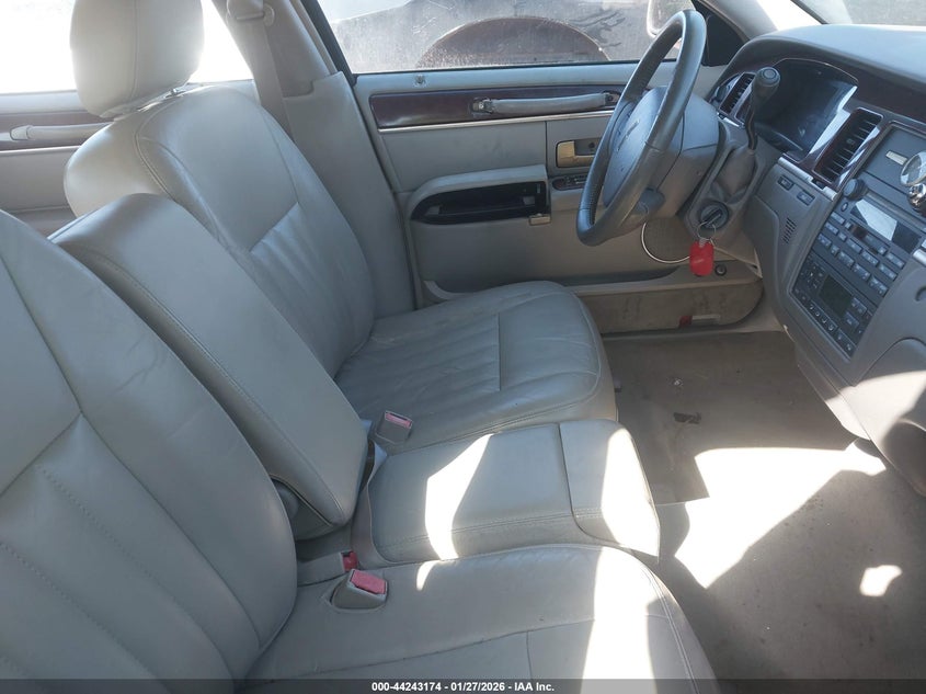 2005 Lincoln Town Car Signature