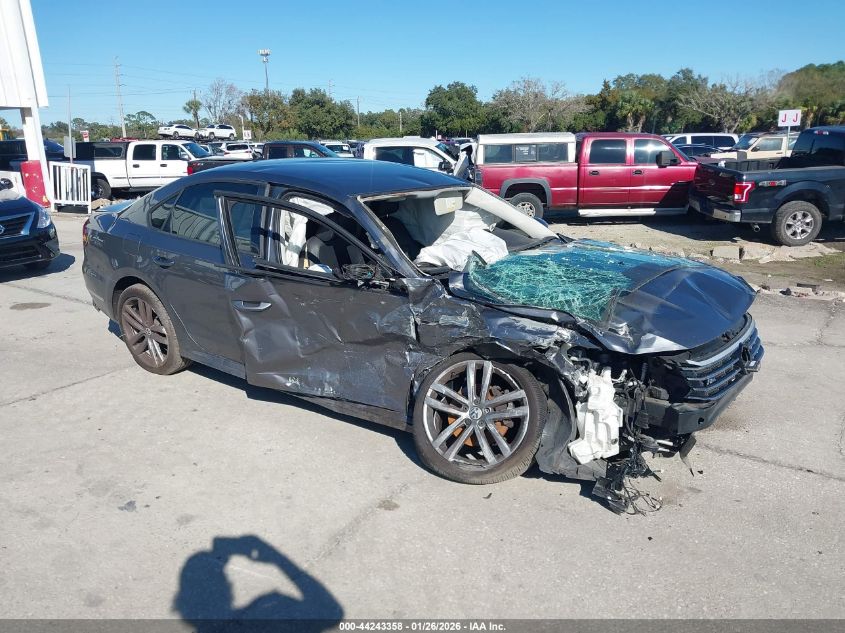 2018 Volkswagen Passat 2.0T R-Line/2.0T S