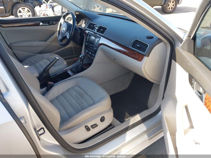 2012 Volkswagen Passat 3.6L V6 Sel Premium