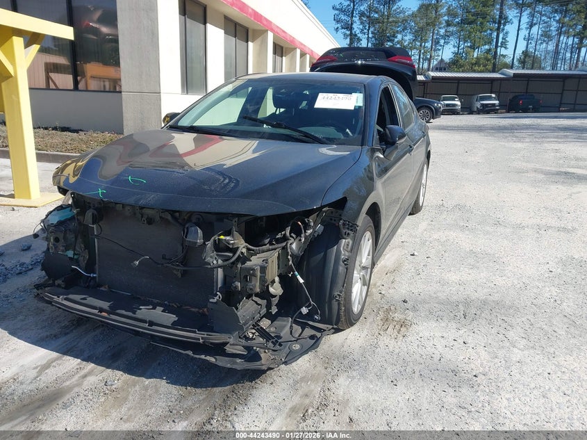 2022 Toyota Camry Le