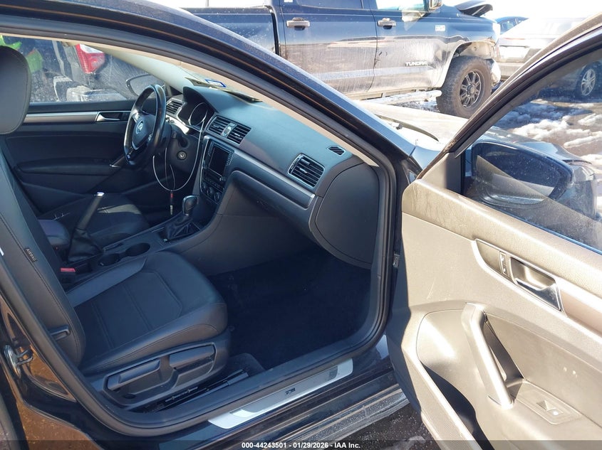 2017 Volkswagen Passat 1.8T R-Line