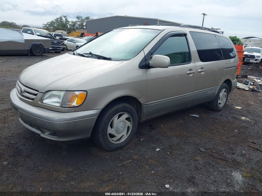 2003 Toyota Sienna Le
