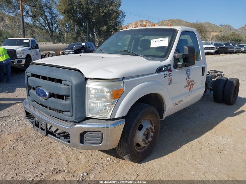 2015 Ford F-350 Chassis Xl
