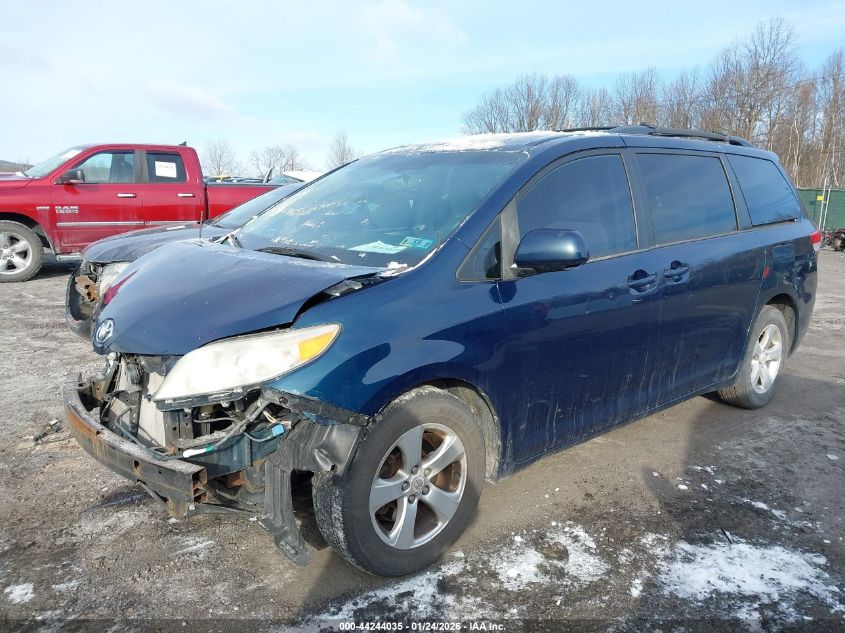 2012 Toyota Sienna Le V6 8 Passenger