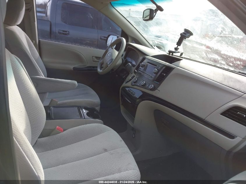 2012 Toyota Sienna Le V6 8 Passenger