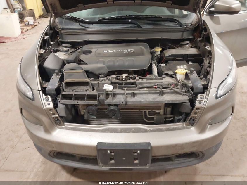 2017 Jeep Cherokee Latitude 4X4 VIN: 1C4PJMCB1HW663859 Lot: 44244282