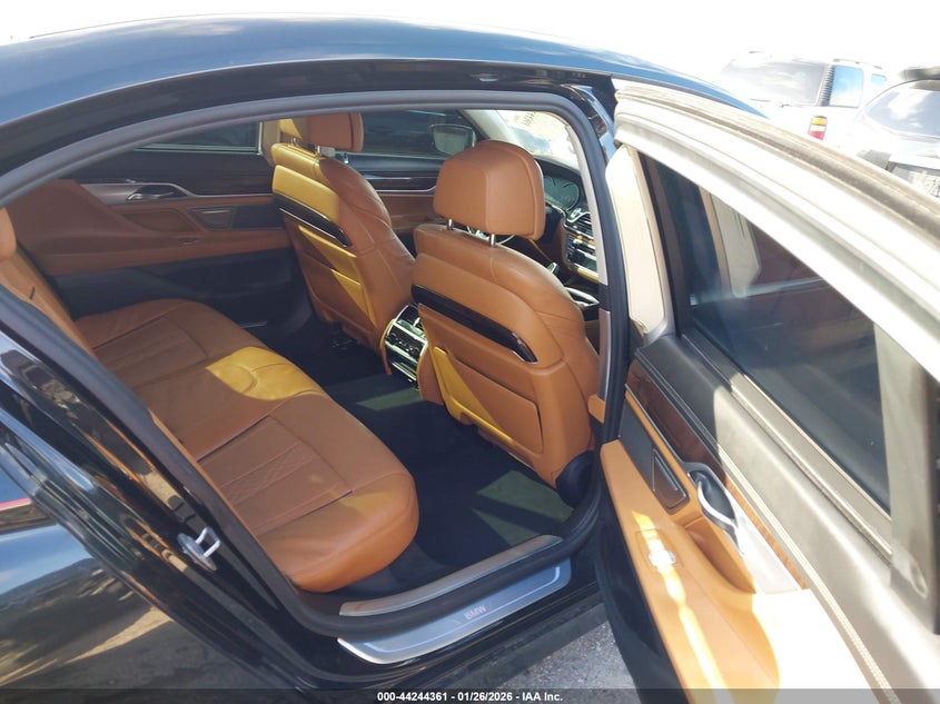VIN: WBA7F2C56HG422743 2017 BMW ALPINA B7 XDRIVE