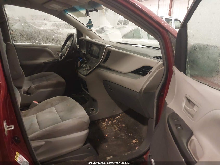 2015 Toyota Sienna L 7 Passenger