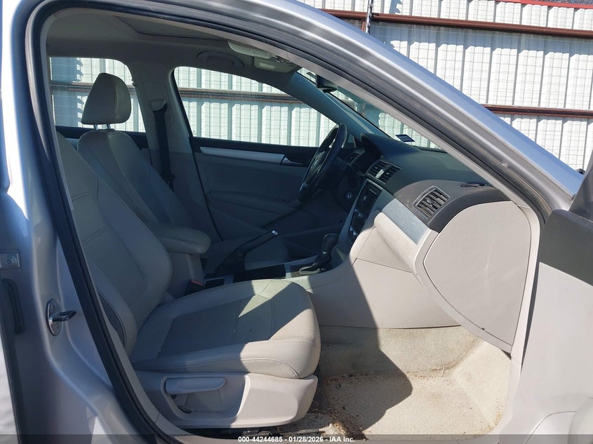 2012 Volkswagen Passat 2.0L Tdi Se
