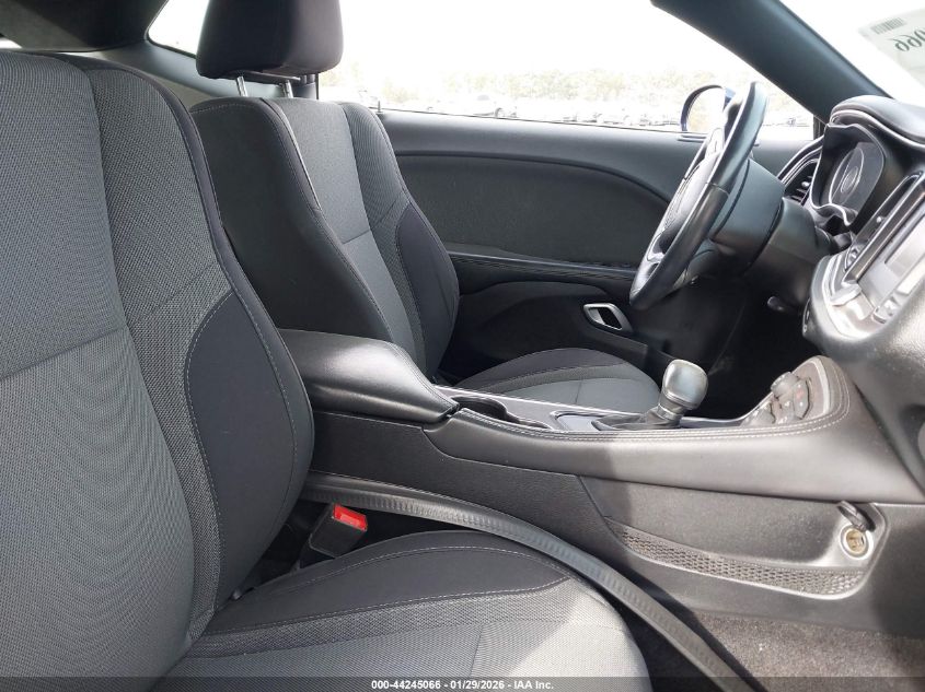 2015 Dodge Challenger Sxt