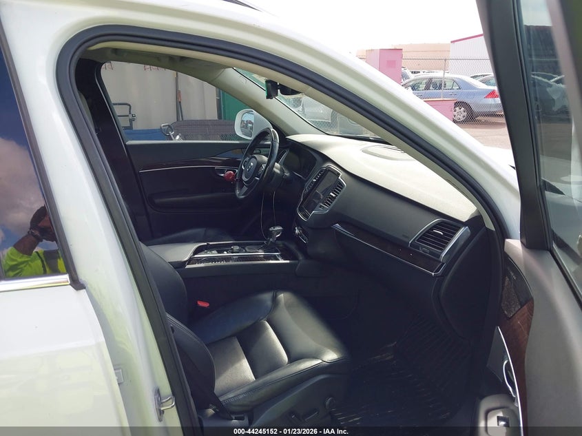 VIN YV4102CK9K1475234 2019 VOLVO XC90 T5 MOMENTUM