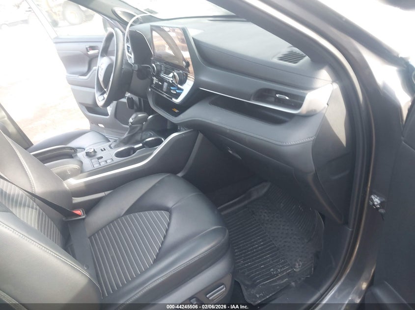 2024 Toyota Highlander Xse