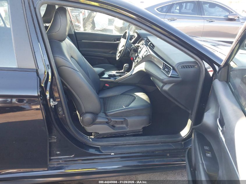 2020 Toyota Camry Se Nightshade Edition