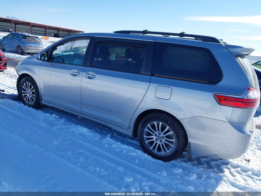 2018 Toyota Sienna Xle Premium 8 Passenger