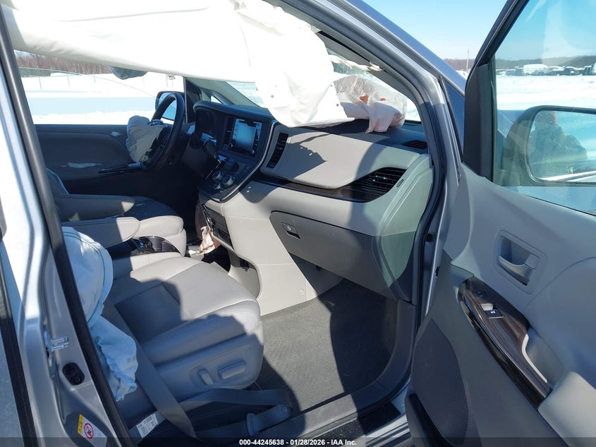 2018 Toyota Sienna Xle Premium 8 Passenger