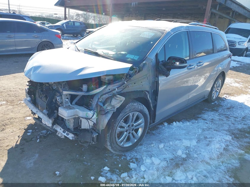 2022 Toyota Sienna Platinum