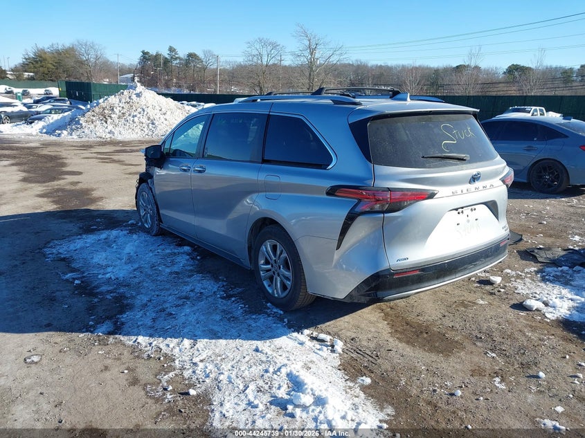 2022 Toyota Sienna Platinum