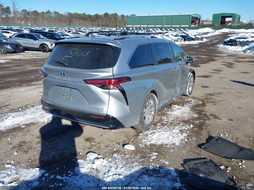 2022 Toyota Sienna Platinum