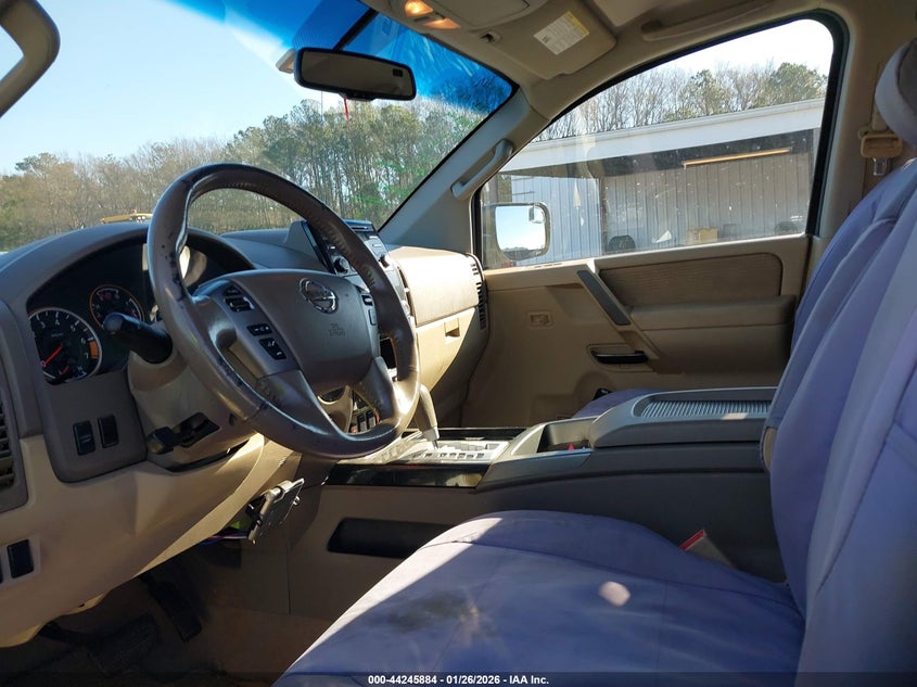 2014 Nissan Titan Sv