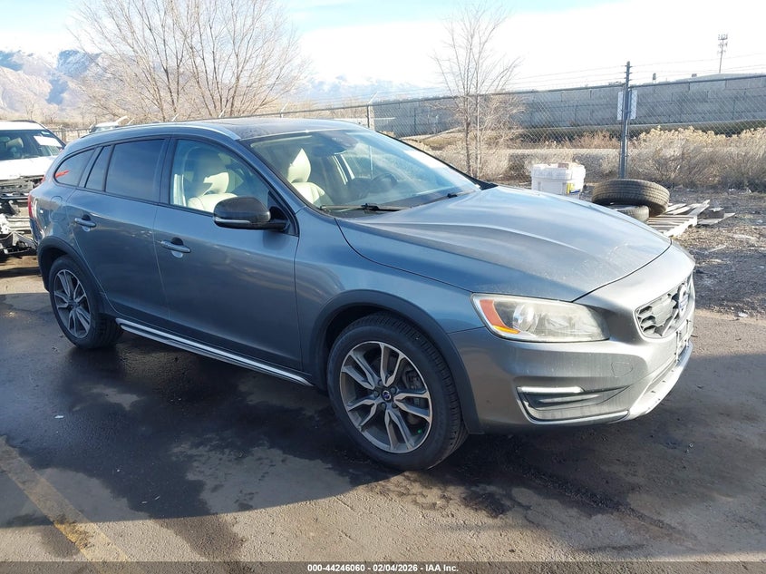 2017 Volvo V60 Cross Country T5