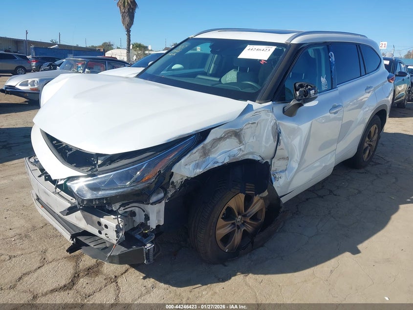 2022 Toyota Highlander Hybrid Xle Bronze Edition