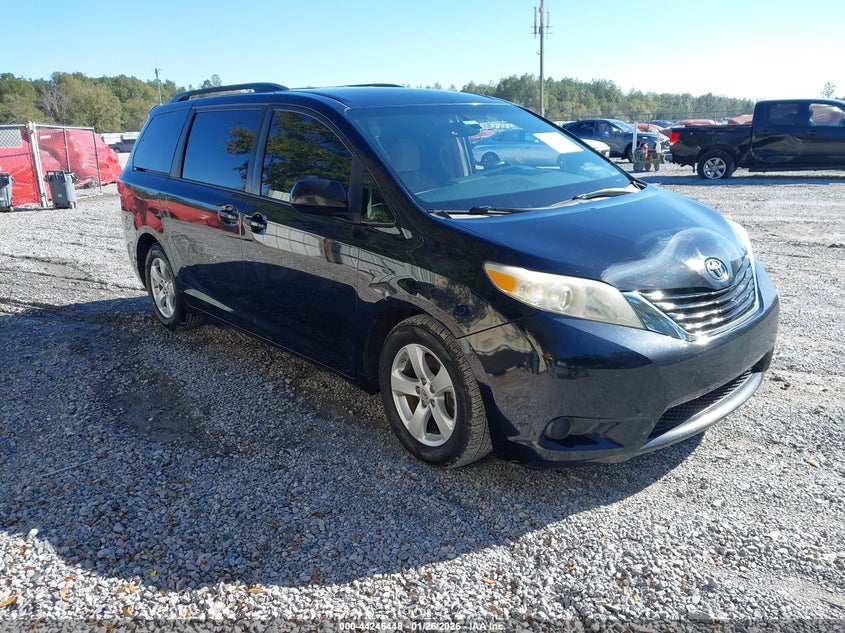 2017 Toyota Sienna Le 8 Passenger