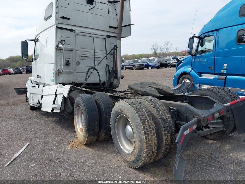 2014 VOLVO VN auction photo 3