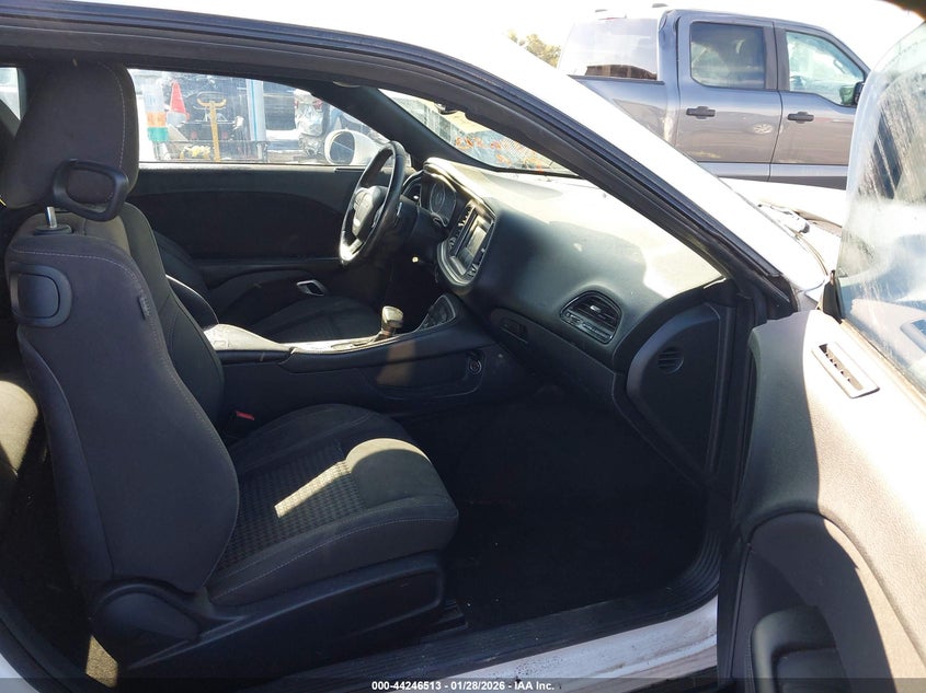 2015 Dodge Challenger Sxt