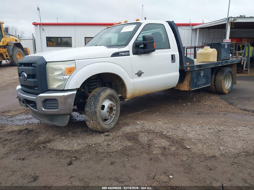 2016 Ford F-350 Chassis Xl