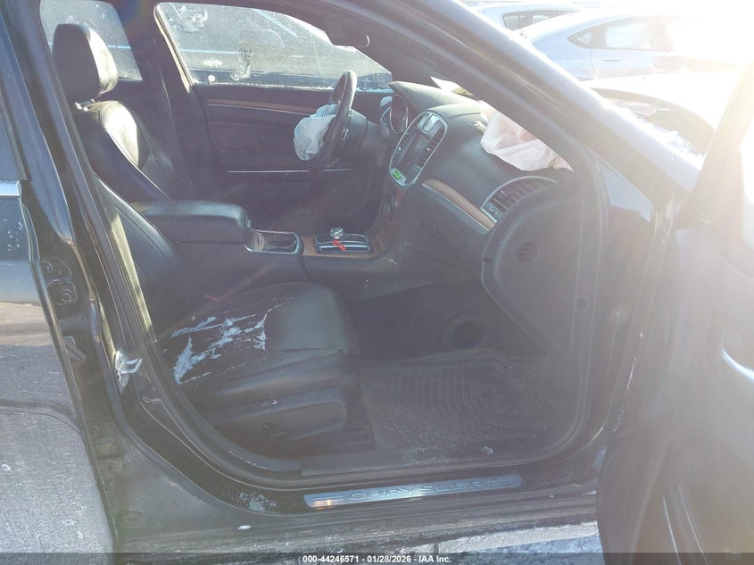 2017 Chrysler 300C Platinum