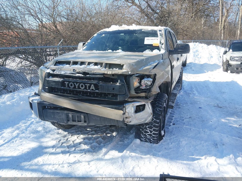 2017 Toyota Tundra Sr5 5.7L V8