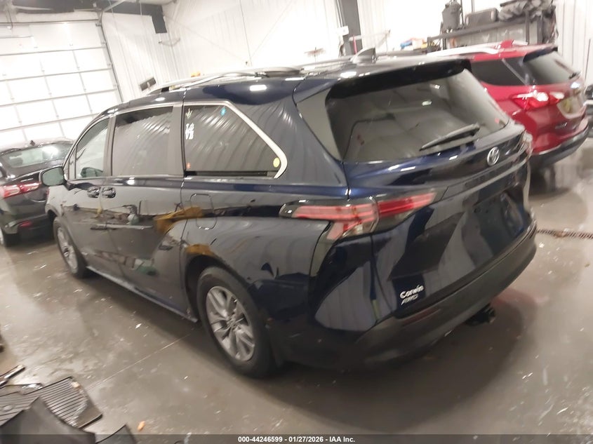 2021 Toyota Sienna Le