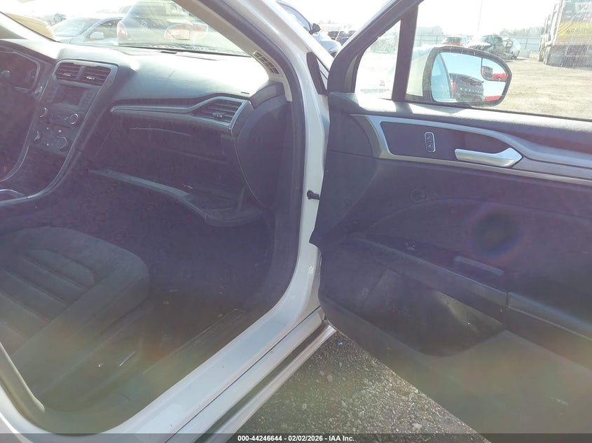 VIN 3FA6P0LU2HR314433 2017 FORD FUSION HYBRID SE