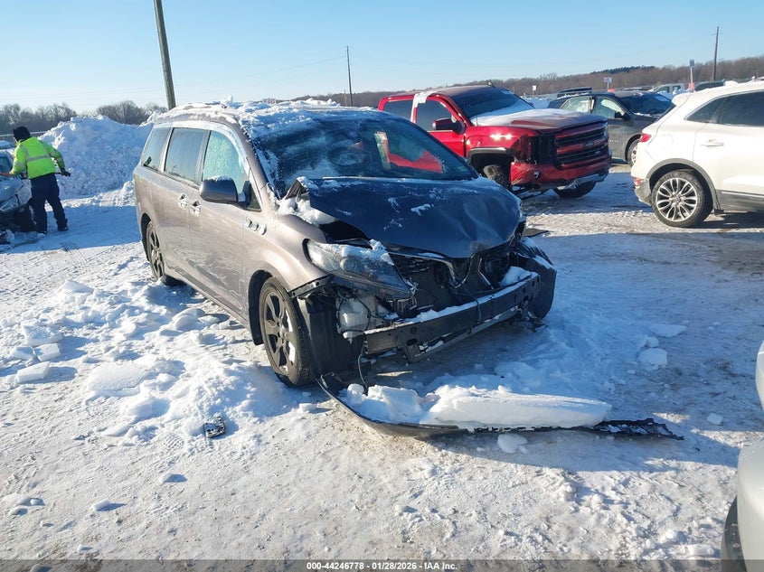 2020 Toyota Sienna Se Premium