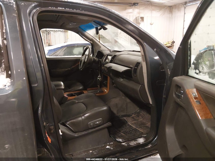 2005 Nissan Pathfinder Le