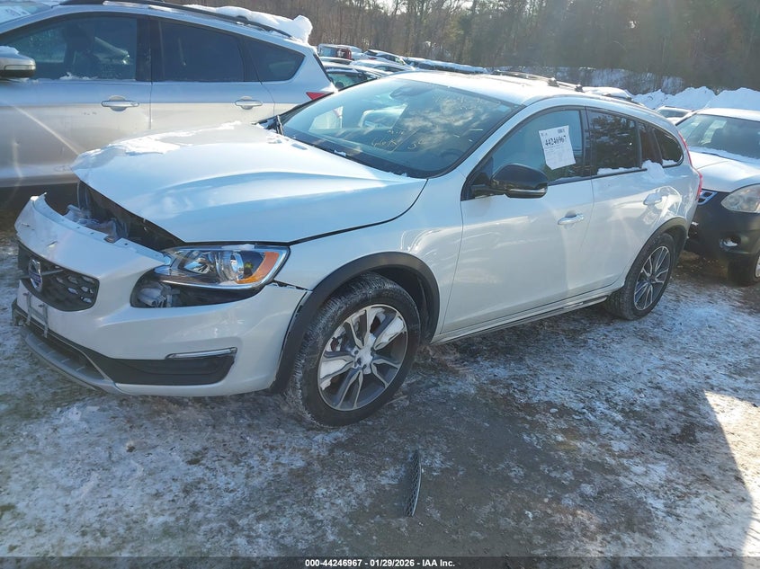 2018 Volvo V60 Cross Country T5