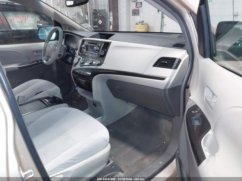 2011 Toyota Sienna Le V6