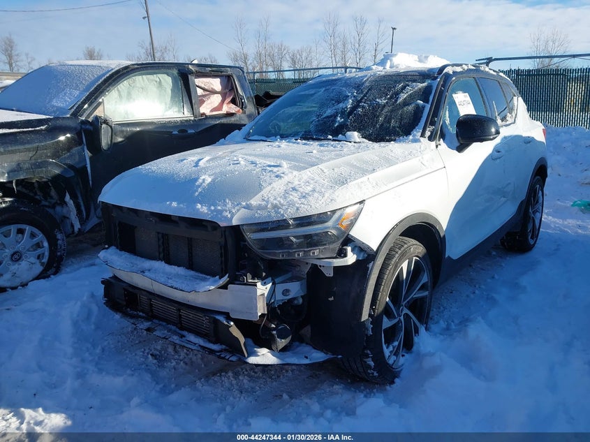 2021 Volvo Xc40 T5 R-Design