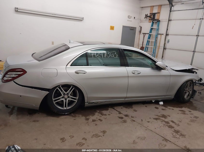 2016 Mercedes-Benz S 550 4Matic VIN: WDDUG8FB2GA227592 Lot: 44247363