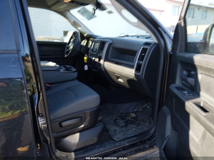 2018 Ram 1500 Express 4X4 6'4 Box