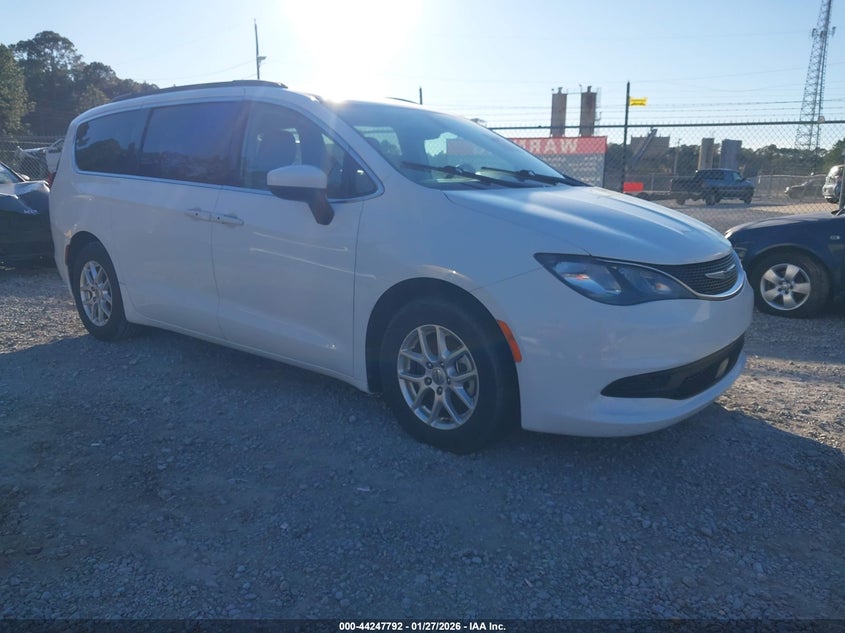 2021 CHRYSLER VOYAGER