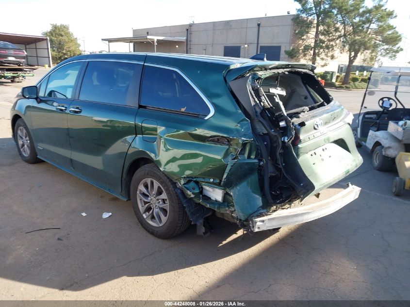 2021 Toyota Sienna Xle